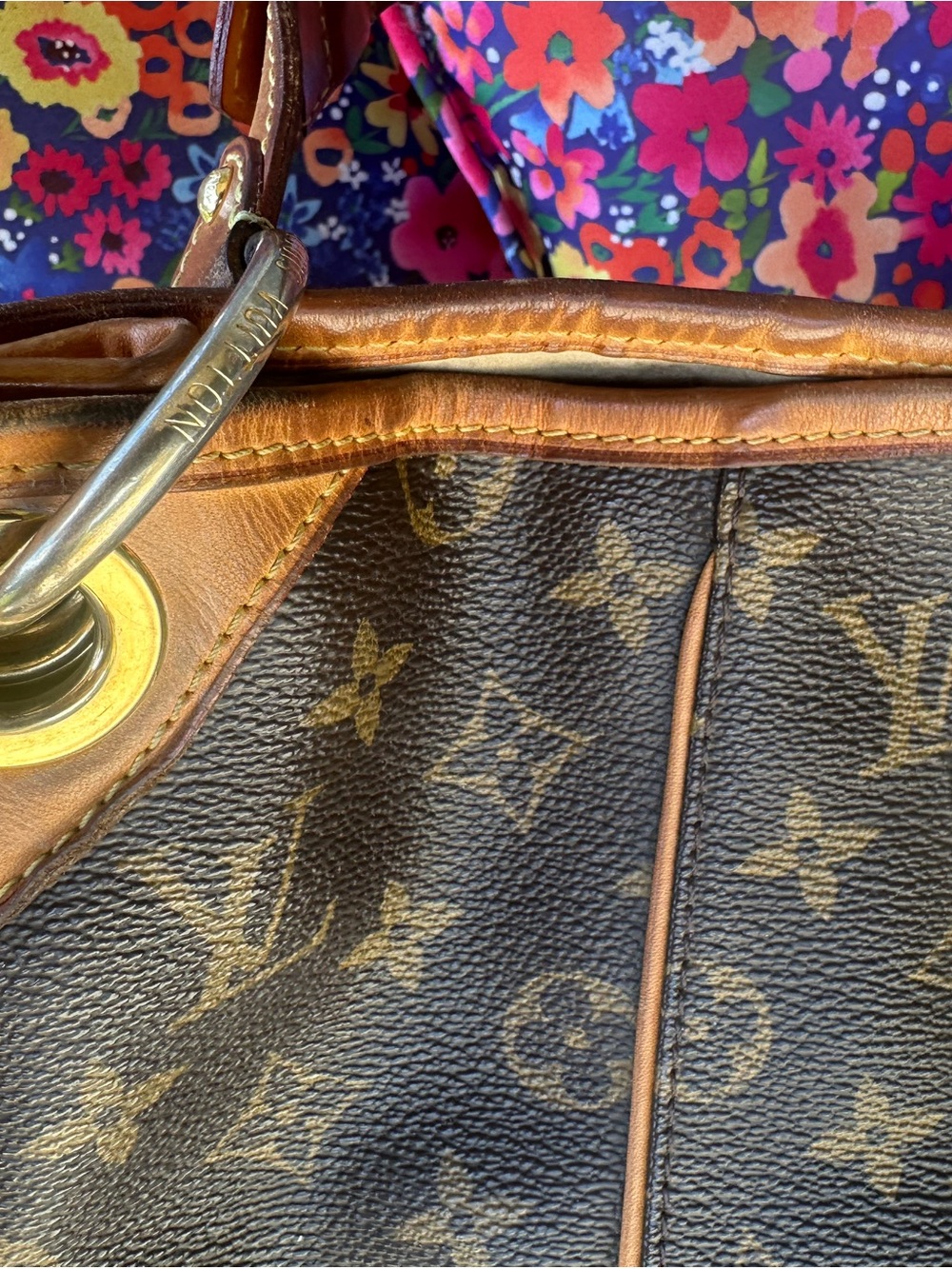Louis Vuitton Galleria - Picture 2 of 10